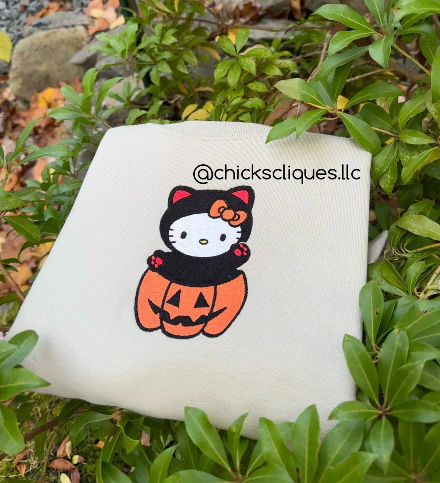 Kitty Pumpkin Waving Embroidery Crewneck Sweatshirt