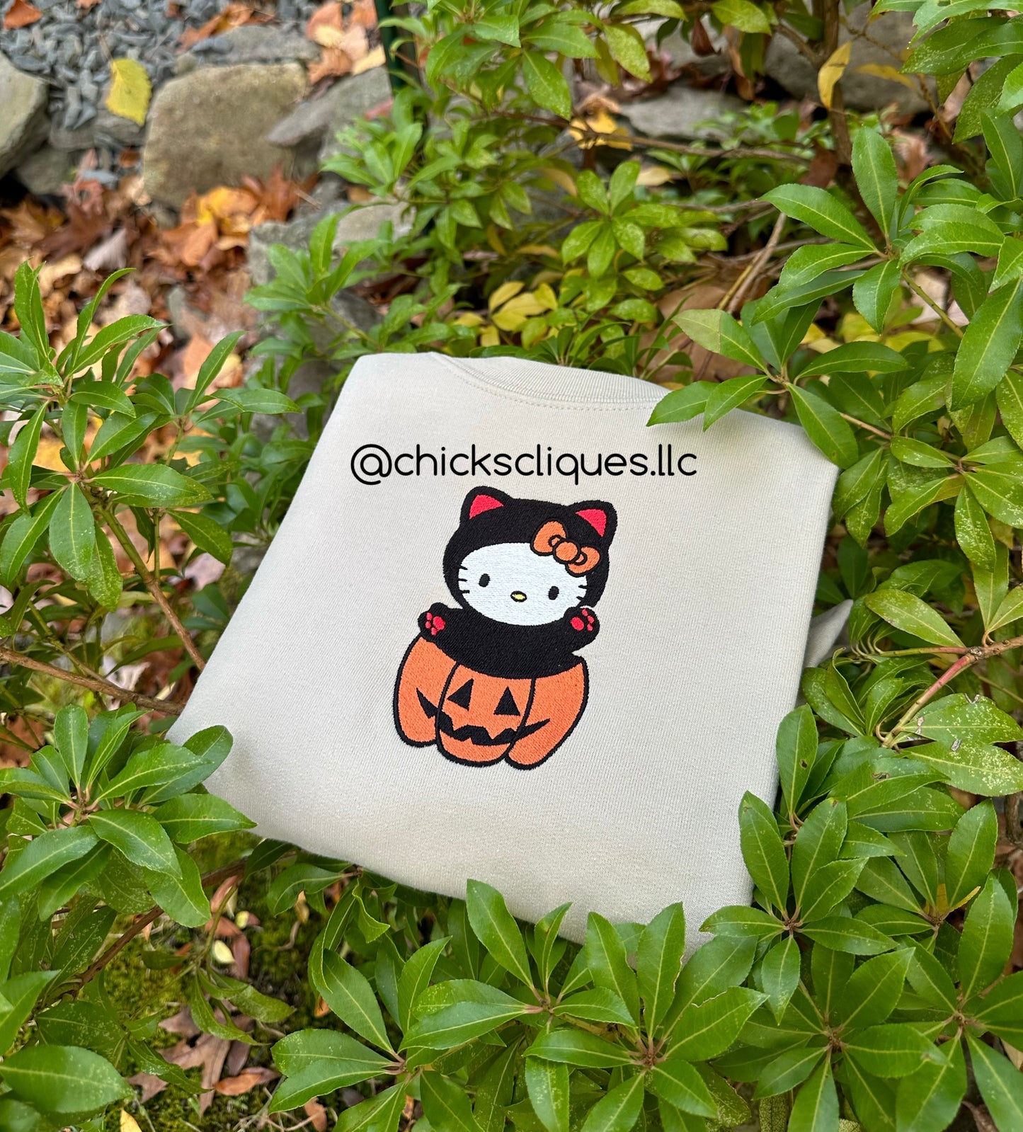 Kitty Pumpkin Waving Embroidery Crewneck Sweatshirt