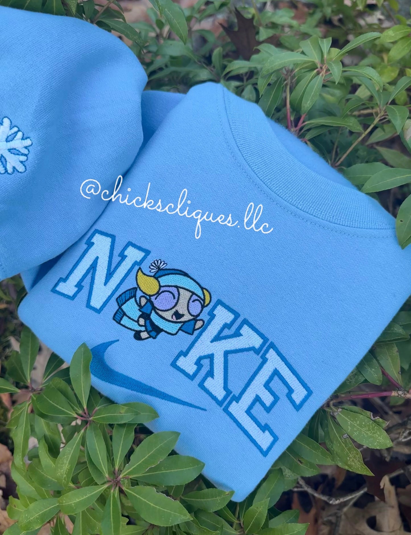 PPGs Bubbles x Check Snowflake With Sleeeve Christmas Embroidery Crewneck Sweatshirt