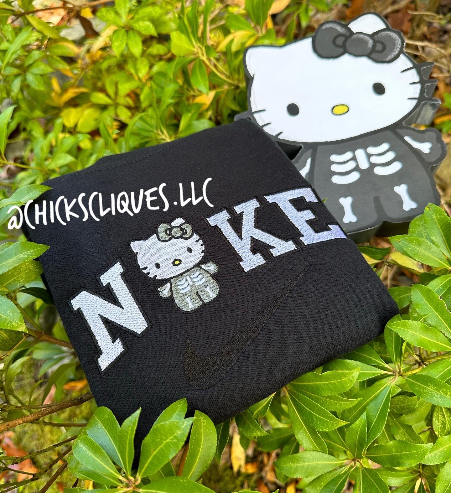 Kitty Skeleton x Check Halloween Embroidery Crewneck Sweatshirt