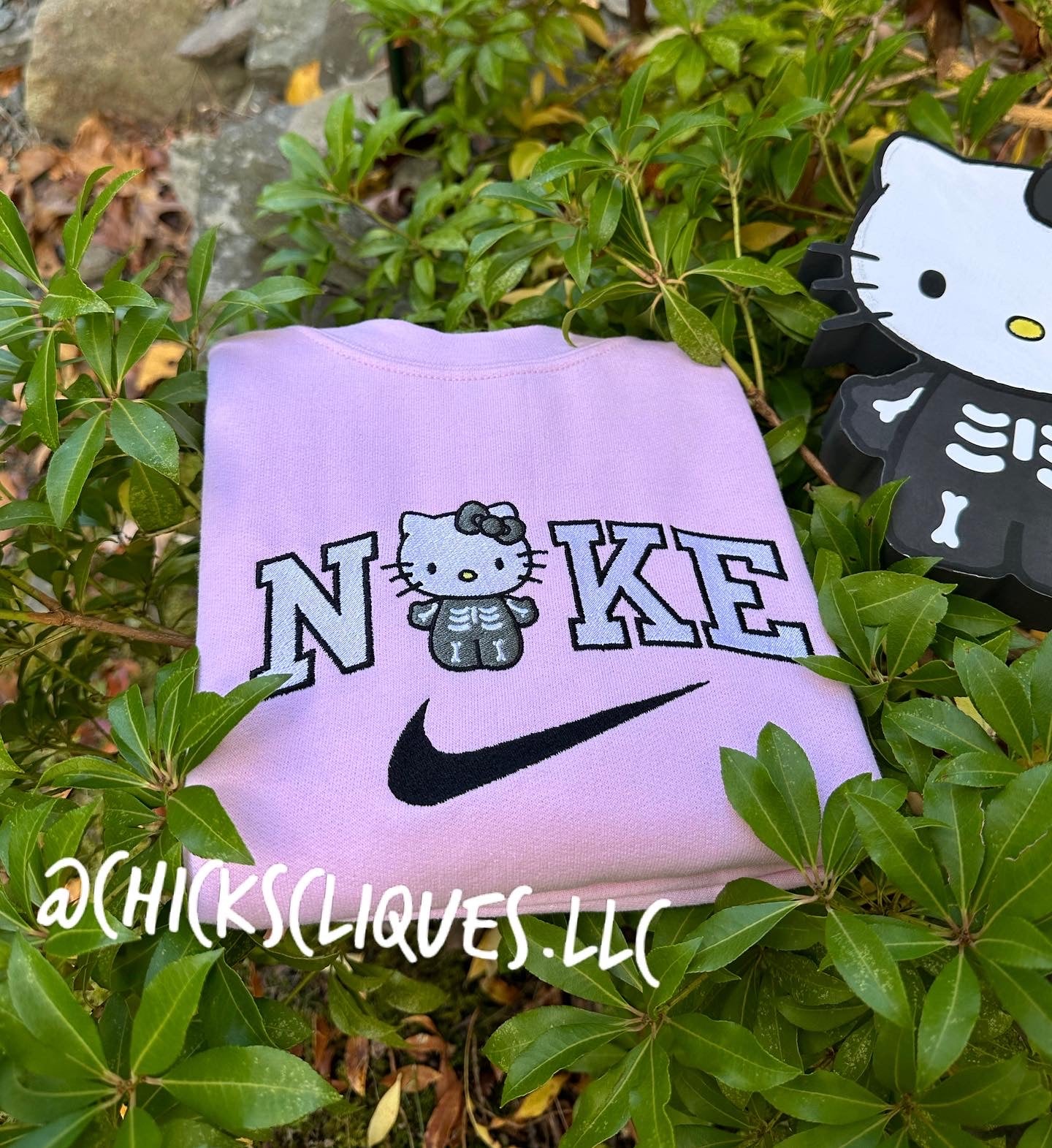 Kitty Skeleton x Check Halloween Embroidery Crewneck Sweatshirt