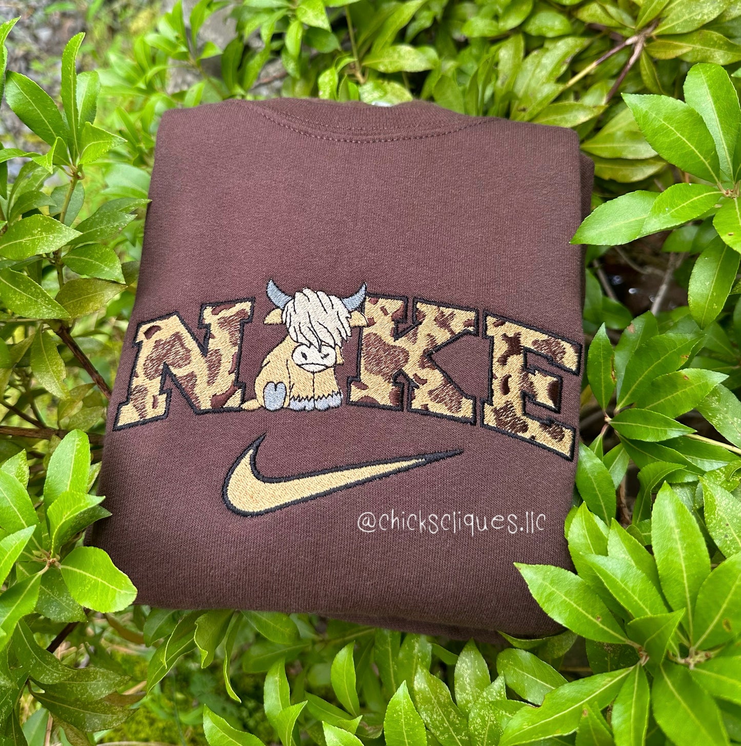 Highland Cow Embroidery Crewneck Sweatshirt