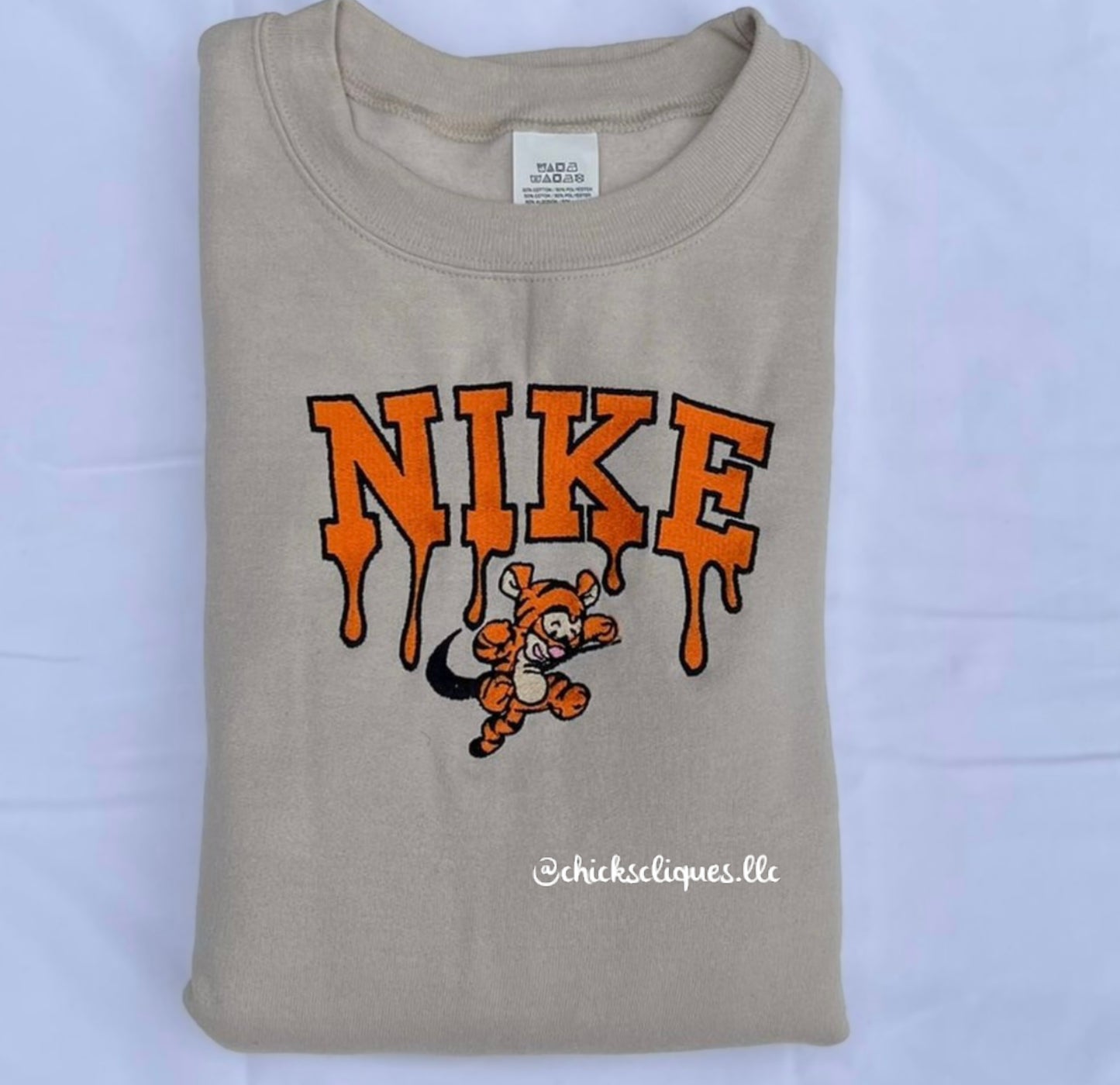 Tigger x Check Embroidery Crewneck Sweatshirt