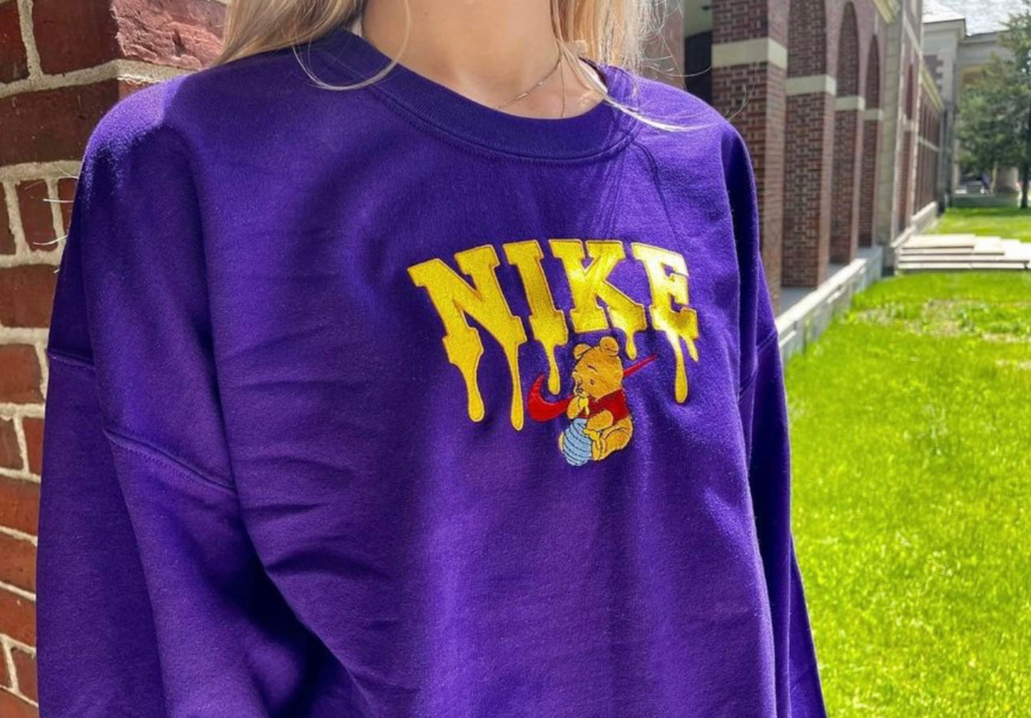 Bear and Honey Check Embroidery Crewneck Sweatshirt