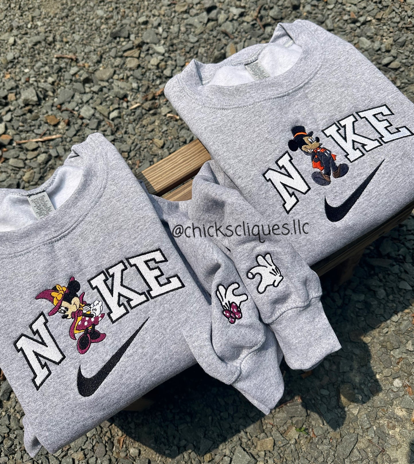 Mouse Logo Couples With Sleeve Halloween Embroidery Crewneck Sweatshirt