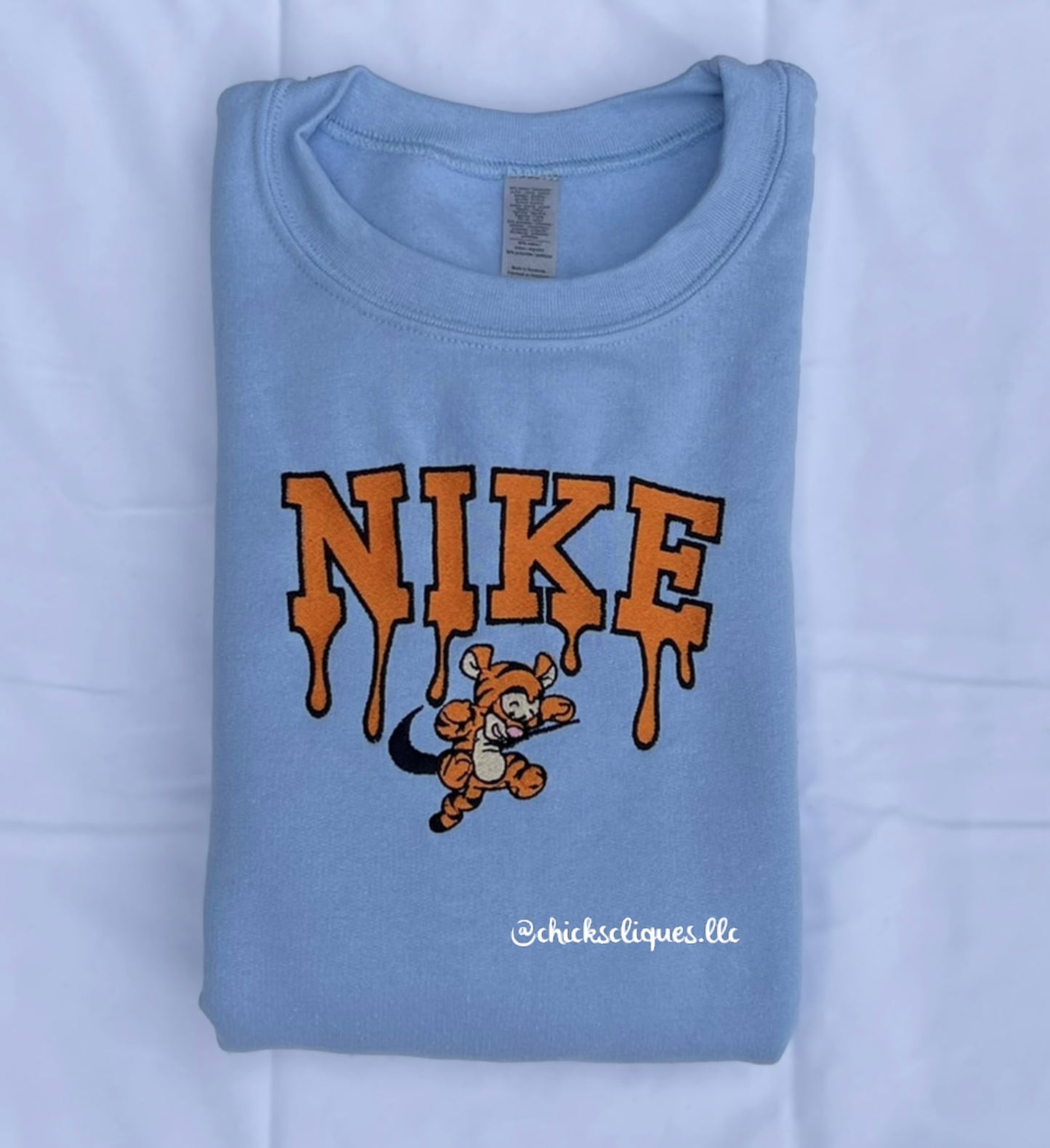 Tigger x Check Embroidery Crewneck Sweatshirt