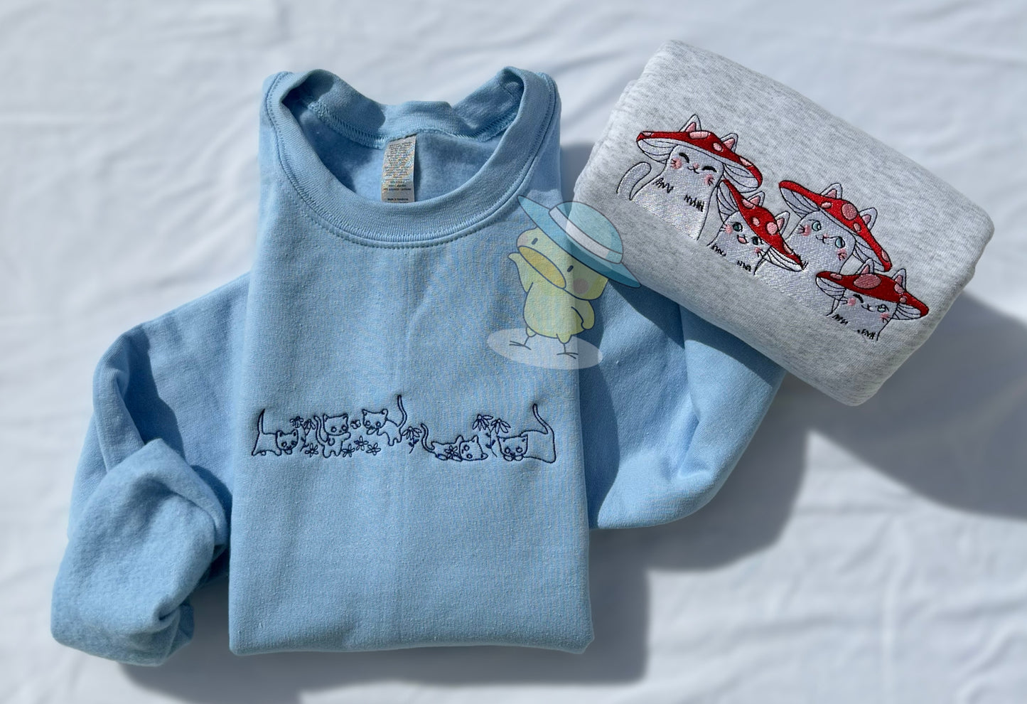 Kittens and Flowers Line Embroidery Crewneck Sweatshirt