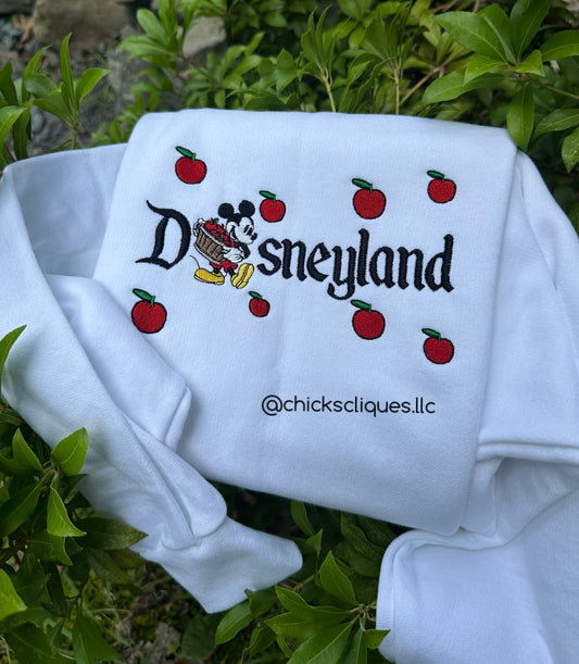 Mouse Apple Picking Embroidery Crewneck Sweatshirt