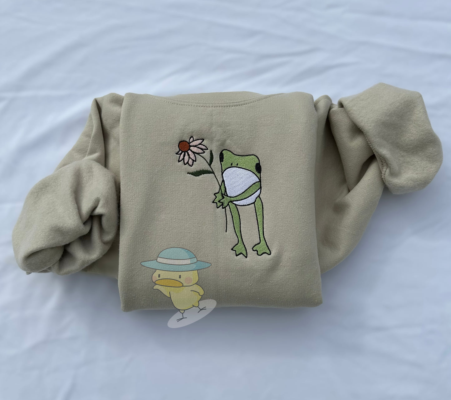 Frog Holding Flower Embroidery Crewneck Sweatshirt