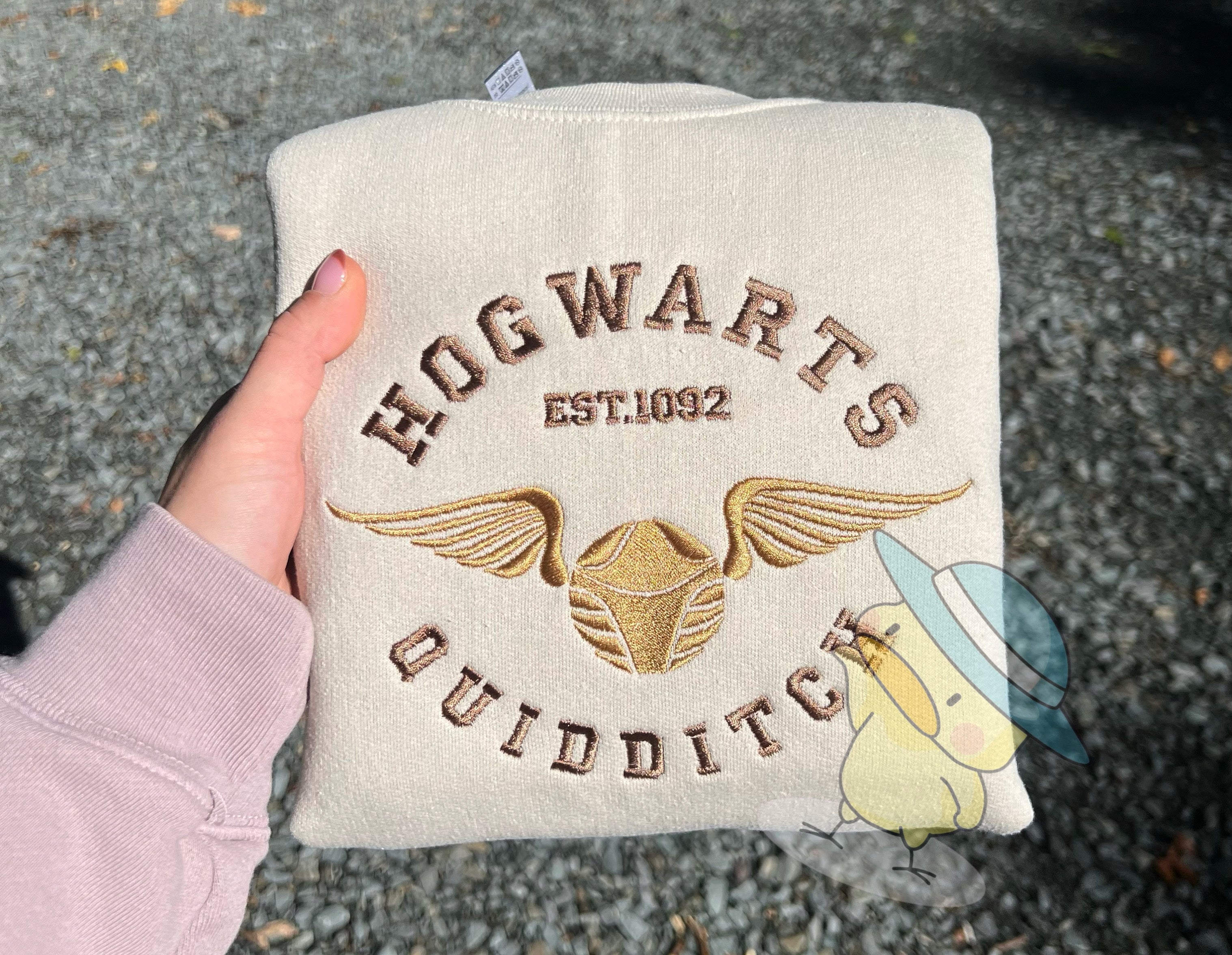 Hogwarts Quidditch 8x10 Embroidery Crewneck Sweatshirt Chick s